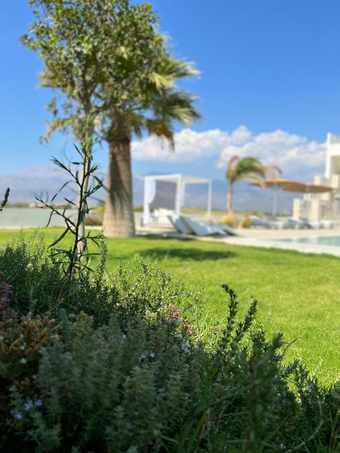 Villa Pnoe Seaside Kalamaki  Exterior foto